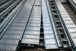 Read more about the article Mengapa Kabel Tray Galvanis Jadi Pilihan Terbaik untuk Instalasi Kabel yang Aman dan Rapi?